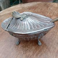 Zuccheriera antica in metallo argentato 