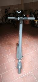 Monopattino elettrico Ninebot E22E Segway