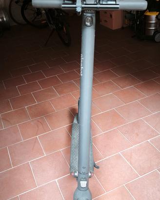 Monopattino elettrico Ninebot E22E Segway