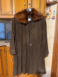 Cappotto in camoscio con pelliccia di visone