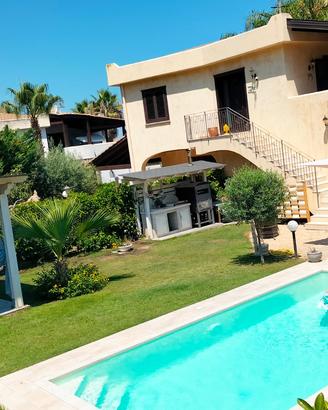 Villa con piscina Campofelice di Roccella Mareluna