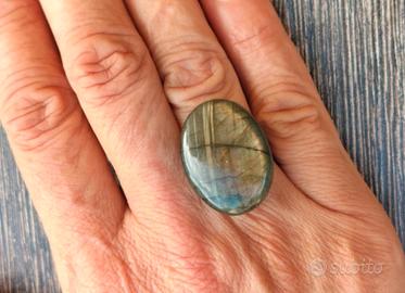 Anello con labradorite