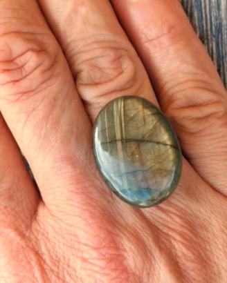 Anello con labradorite