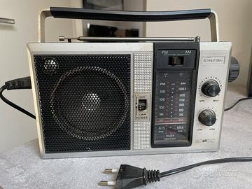Radio portatile vintage fine anni 80
