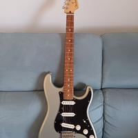 fender stratocaster player 