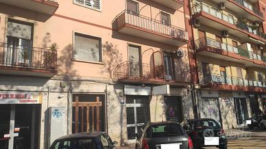 Locale deposito garage