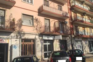 Locale deposito garage