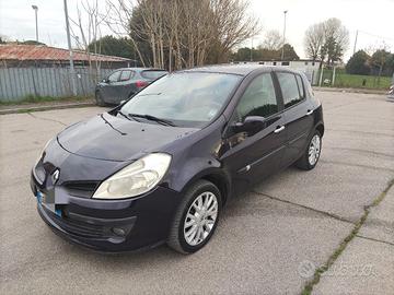Renault Clio 1.4 ok neopatentati 