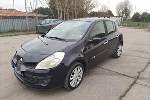 Renault Clio 1.4 ok neopatentati 