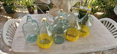 Fiaschi e bidoni per olio