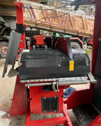 Circolare taglia legna