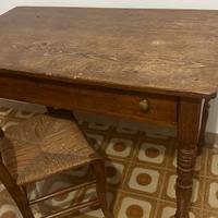 Scrivania piu sedia antica in legno