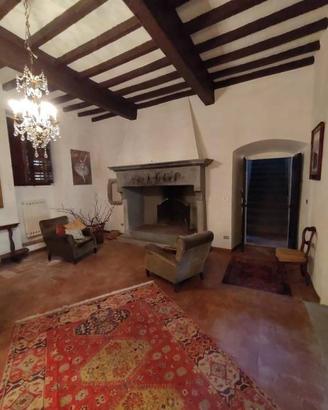 Villa di 650 m² con più di 5 locali a Rignano sull