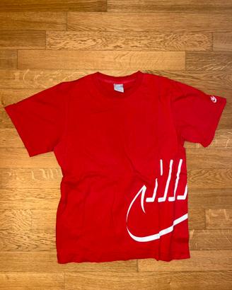 T shirt Nike rossa sportswear