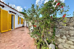 VILLA SINGOLA A FORIO