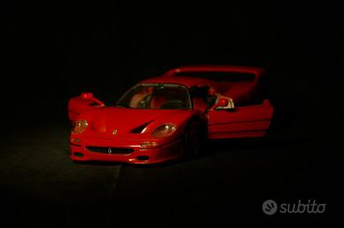 Ferrari F50 Modellino da Collezione - Scala 1:18