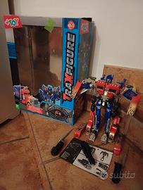 Transformers simil Optimus prime boxato