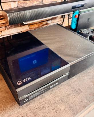 Xbox ONE + 6 giochi + postazione Sim Racing