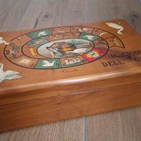scatola di legno dipinta a mano