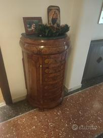 mobile in legno radica, elegante con cassetti