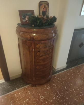 mobile in legno radica, elegante con cassetti