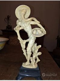Statuetta Decorativa Vintage in Resina - Effetto A