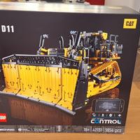 LEGO Technic 42131 CAT D11 nuovo