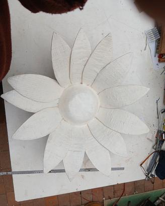 Girasole, creazione artistica in cartapesta da ult