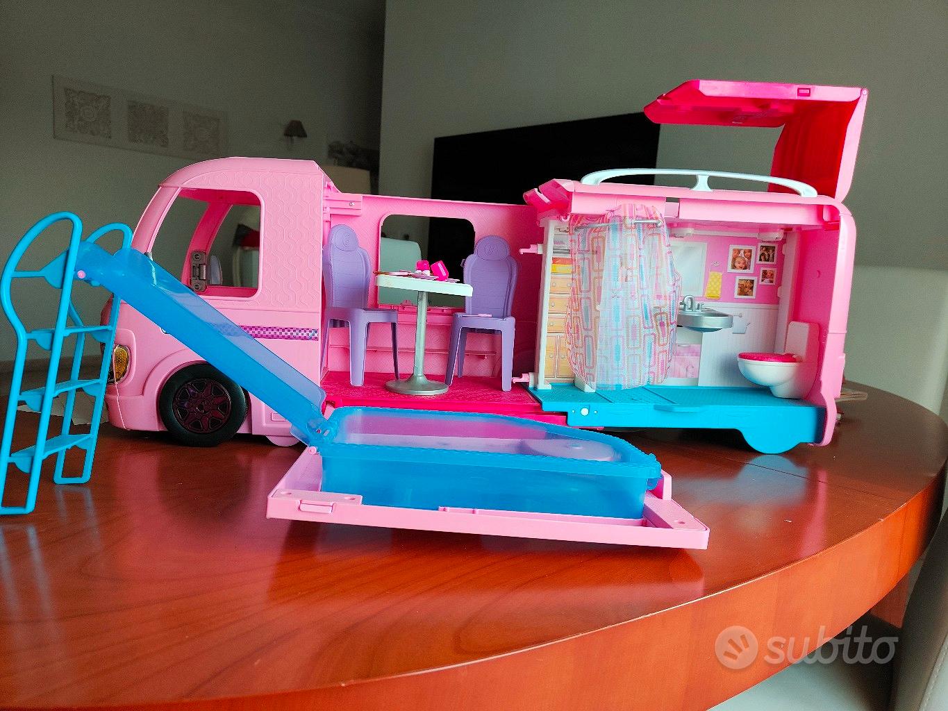 Camper Barbie con piscina e tavolo Tutto per i bambini In