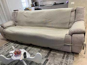 •Divano 4 posti con 2 recliner – 400