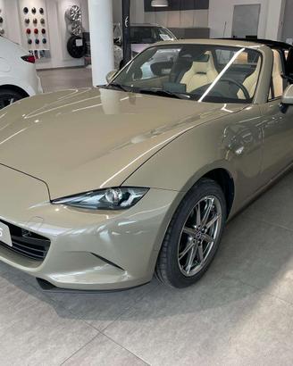 Mazda MX-5 1.5 benzina132cv RF KAZARI, PRONTA CONS