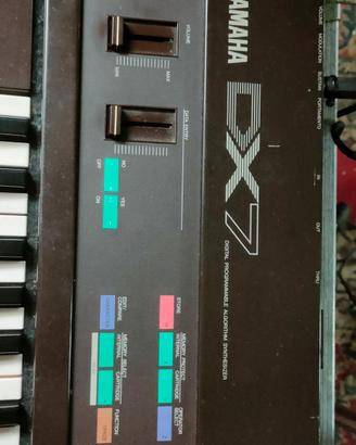 Mitico synt Yamaha dx7 prima serie