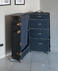 baule armadio elegante negozio