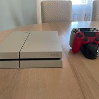 PlayStation 4 Bianca 500 gb + due Joystick
