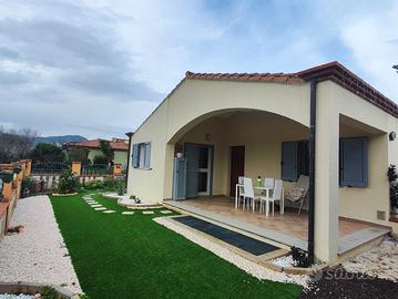 Villa semindipendente