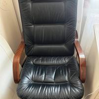 Poltrona ufficio in pelle nera e legno