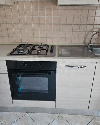 Cucina completa di  elettrodomestici 
