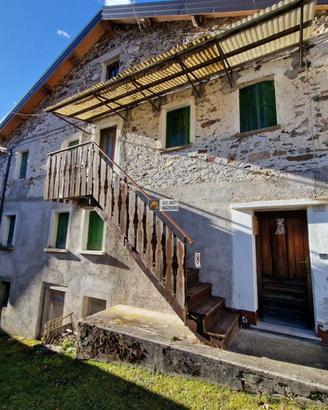 Villetta a schiera di 137 m² con più di 5 locali a