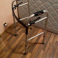 Deambulatore pieghevole