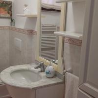 Mobile Bagno con lavandino e specchio 