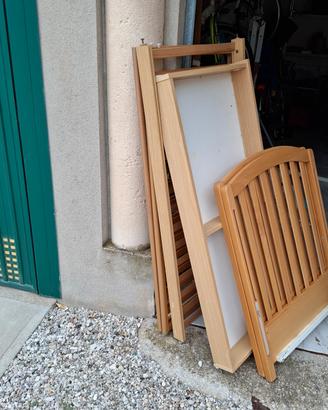 lettino con sbarre 