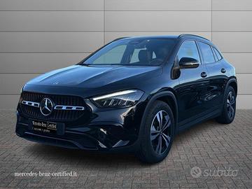 MERCEDES-BENZ GLA 200 d Progressive Advanced Plus