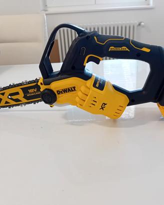 MOTOSEGA A BATTERIA PER POTATURA PIANTE