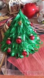 Alberello verde con campanellini