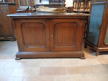Credenza in noce