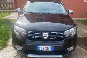 Dacia Sandero Stepway 2021-Solo 40000 km