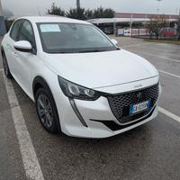 Peugeot e-208 allure 