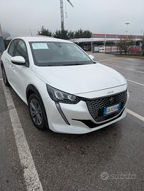 Peugeot e-208 allure 
