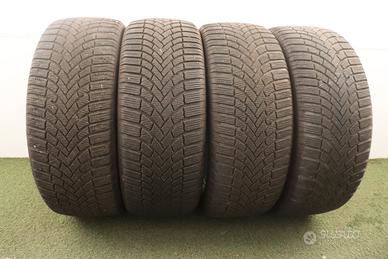 Gomme Bridgestone Blizzak 235 50 19 inverno