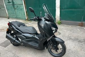 Yamaha xmax 300 tech max